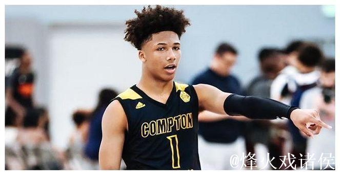 米奇评球队表现:首节发挥不佳,第三节状态下滑 米奇评球队表现:首节发挥不佳,第三节状态下滑